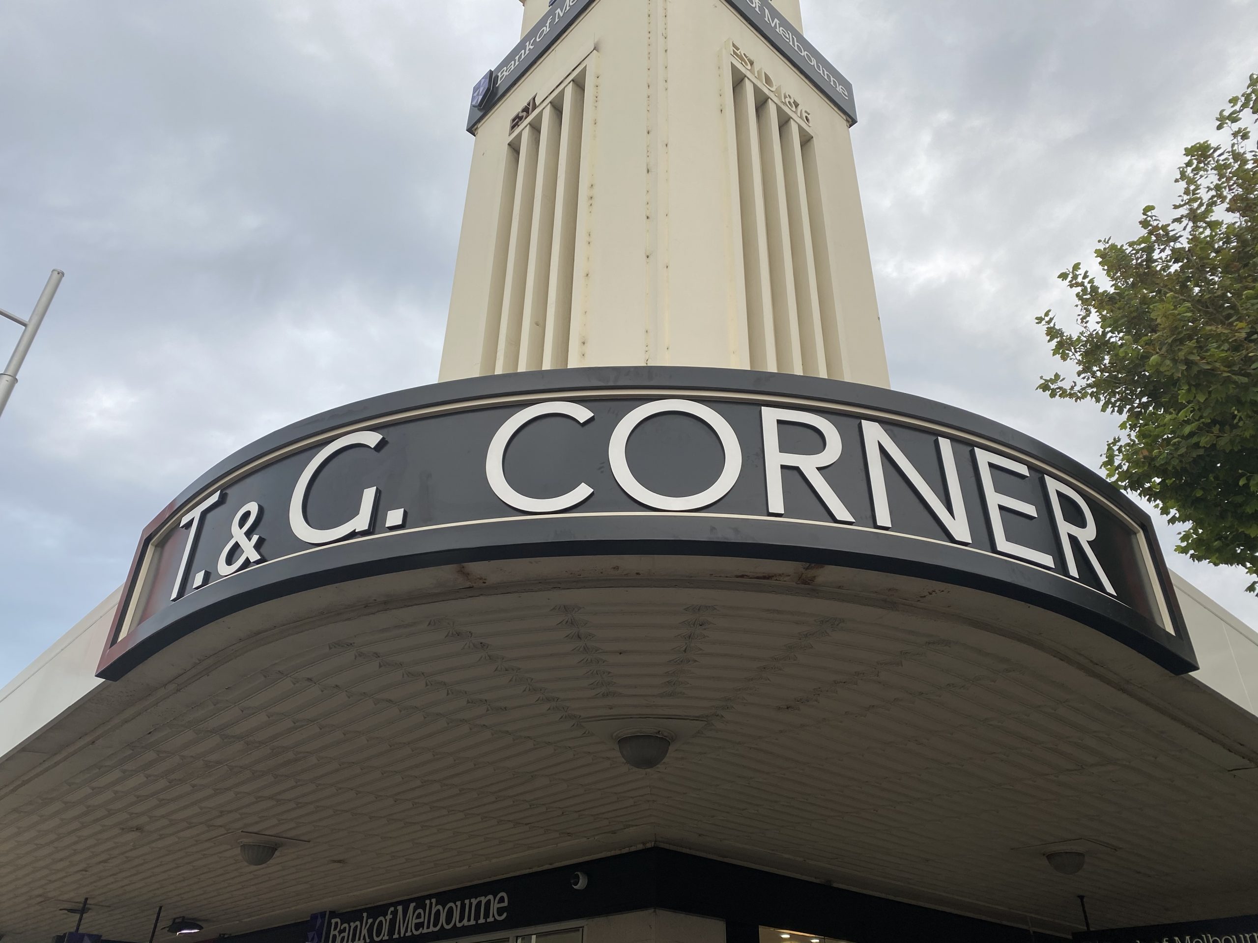 T and G Corner 3d Letters