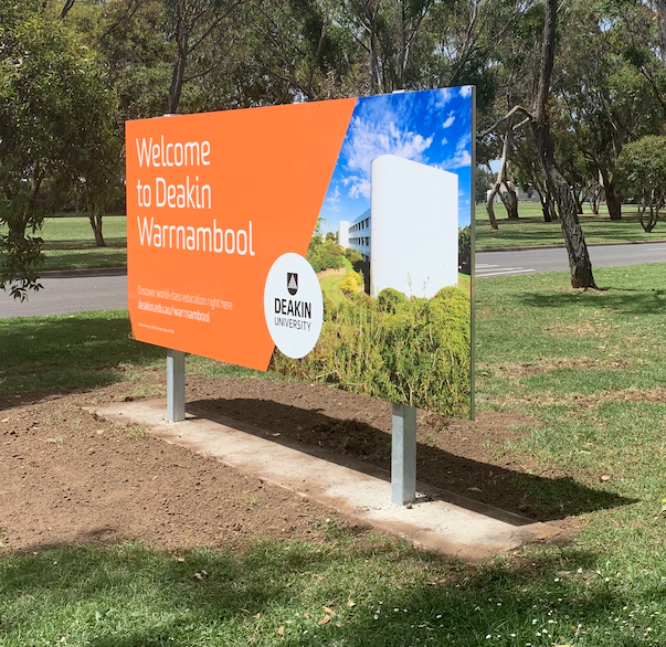 Deakin Pylon Sign