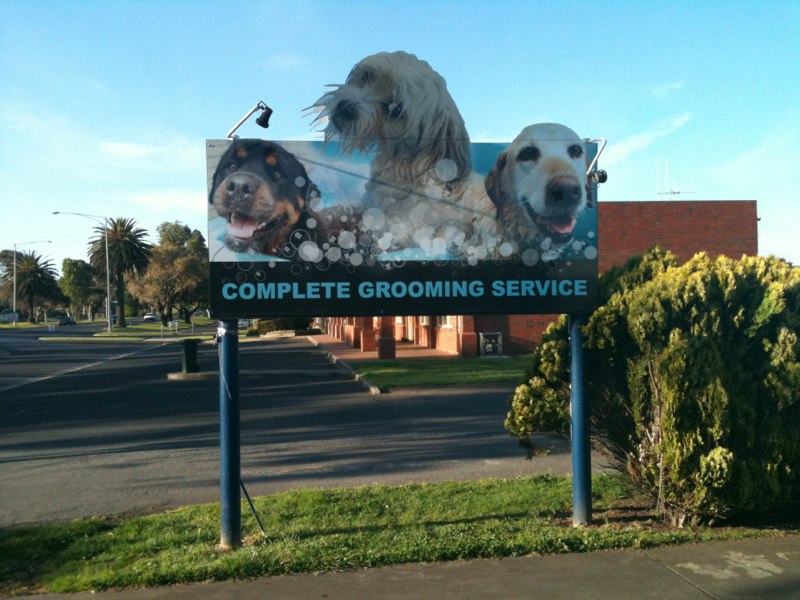 Dog Pylon Sign