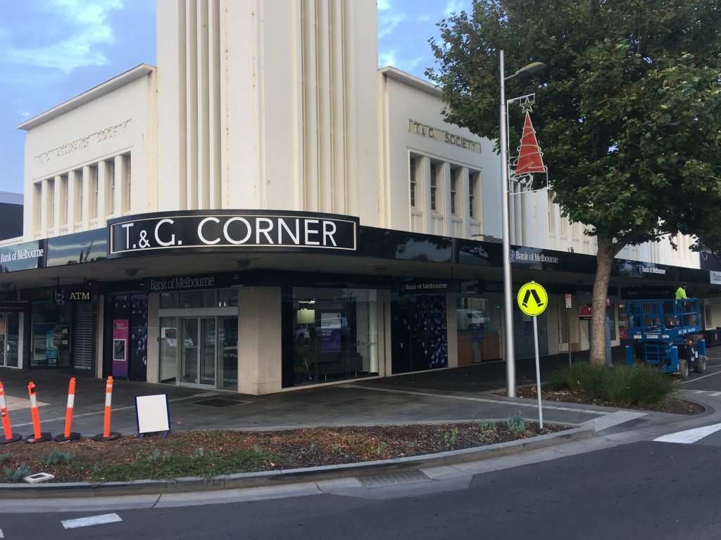 T and G Corner Sign